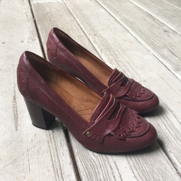 clarks burgundy loafers